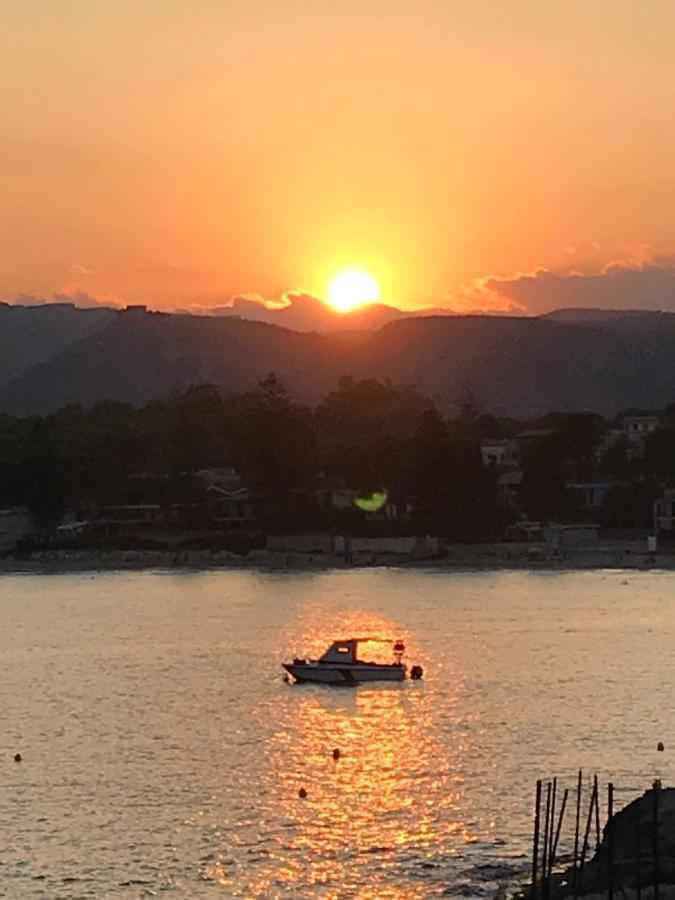 Villa CASA sugli SCOGLI Fontane Bianche Esterno foto
